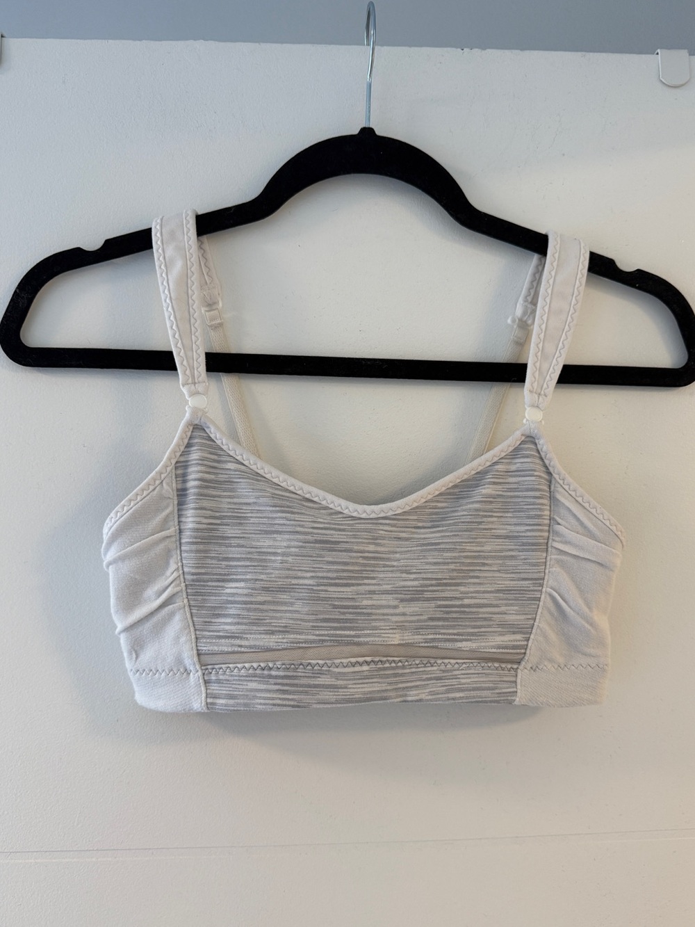 Lululemon Sports Bra White Grey Wee Stripe Size 4